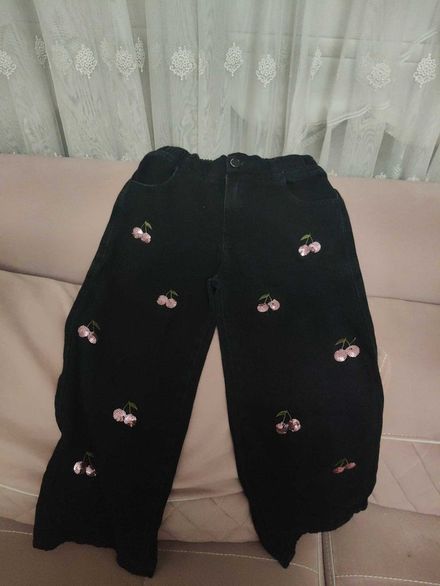 Siyah Kiraz Desenli Kot Pantolon