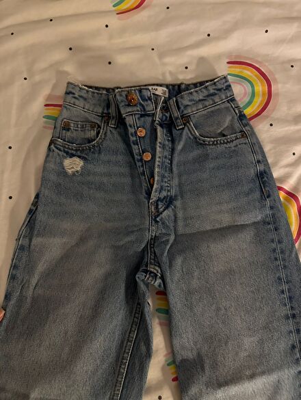 Pull & Bear Düğme Detaylı Jean