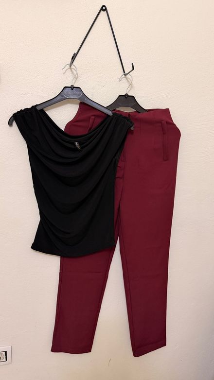 Siyah Bluz ve Bordo Pantolon İkili Takım