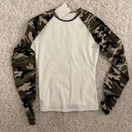 Bershka kamuflaj ust