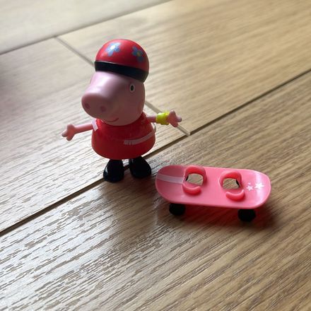 Peppa Pig Kaykaycı Figür