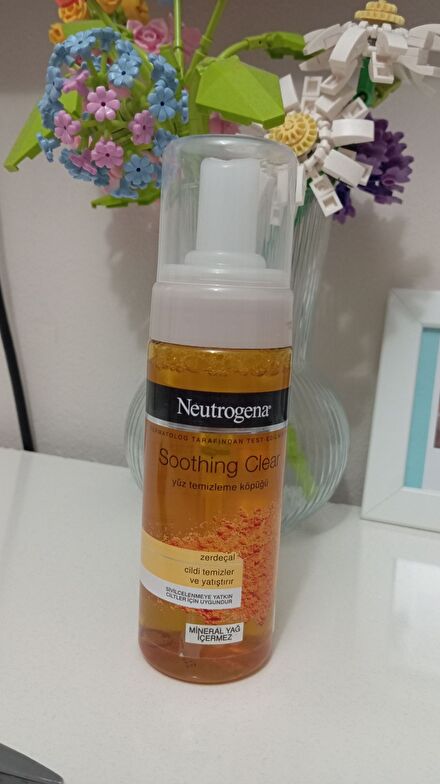 Neutrogena yüz temizleme köpüğü
