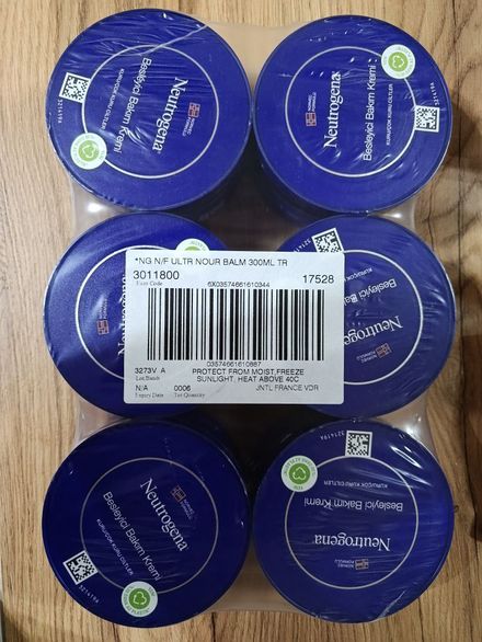 Neutrogena Besleyici El Kremi Seti 300ml