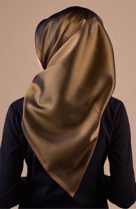 Hardal tafta eşarp