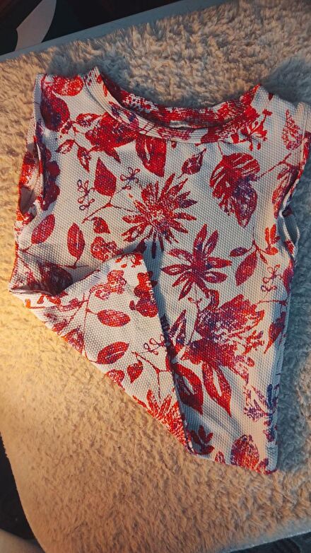 çiçekli crop top