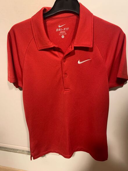 Orjinal Nike tişört Yeni Gibi..