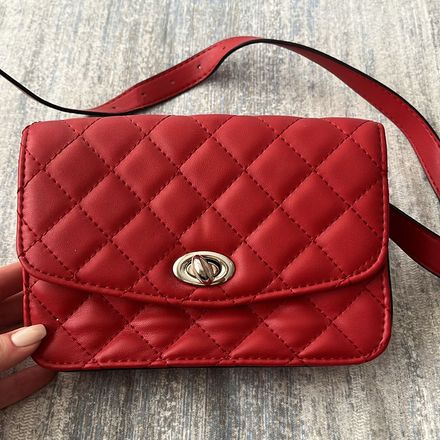 Stradivarius kırmızı bel çantası