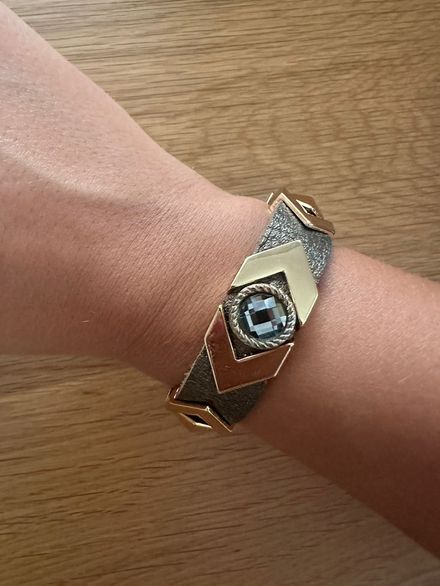 Taşlı, dore metal detaylı bileklik