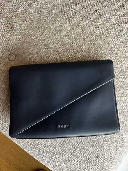 Dkny clutch