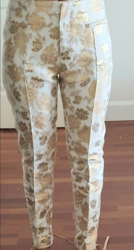 tara jargonu altın işlemeli bej pantalon