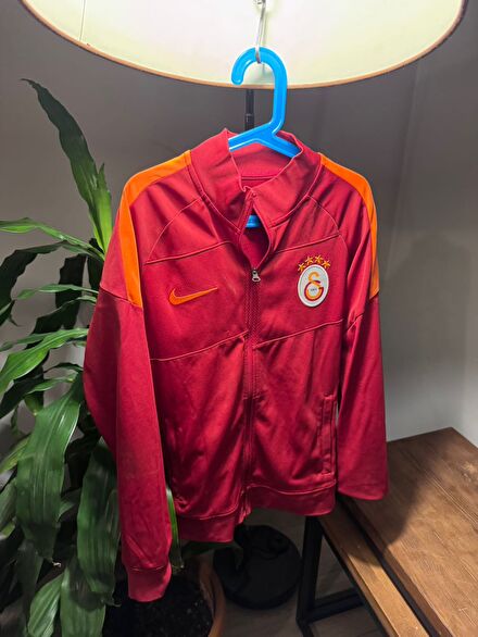Orjinas Gs store ürünü M beden çocuk