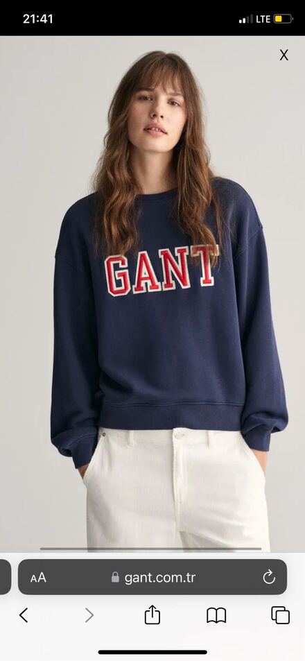 Gant sweatshirt etiketi üstünde