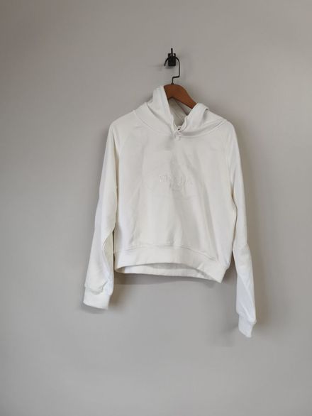 Beyaz Kapüşonlu Nakışlı Sweatshirt
