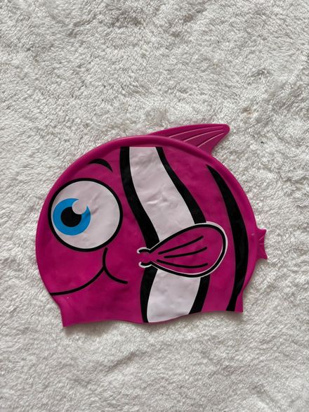 Pembe Balıklı Bone