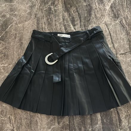 Zara Deri Kemerli Pileli Etek