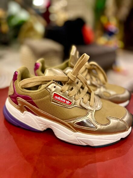 Adidas Gold Sneaker