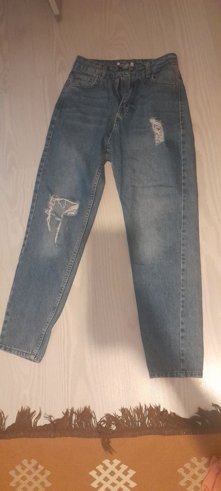 Yırtık Detaylı Mavi mom Jean Pantolon