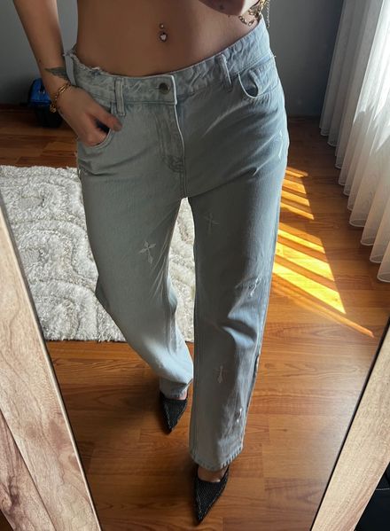 Haç Nakışlı Mavi Jeans Pantolon