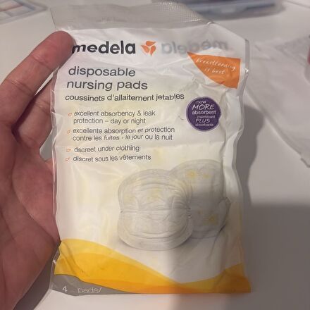 Poşeti açılmamış medela göğüs pedi