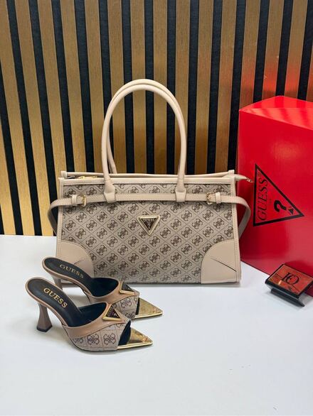 Guess Desenli Omuz Çantası ve Ayakkabı K