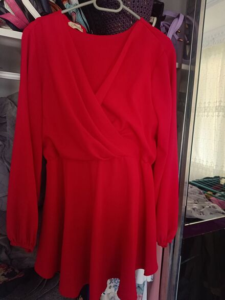 Kırmızı tunik pantolon takım