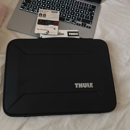Thule gauntlet sleeve for macbook