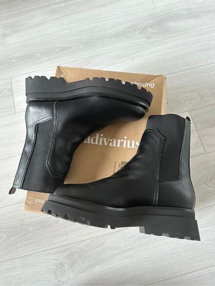 Stradivarius Lastikli Bot