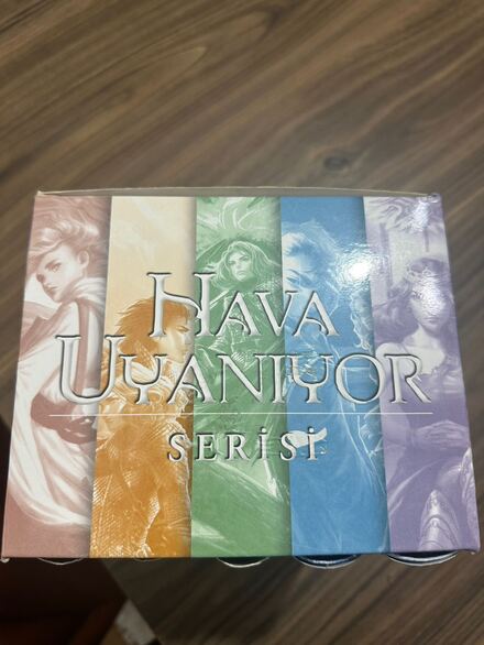 Hava Uyanıyor Serisi Elise Kova