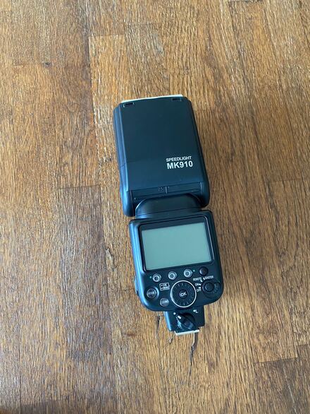Nikon speedlight MK910