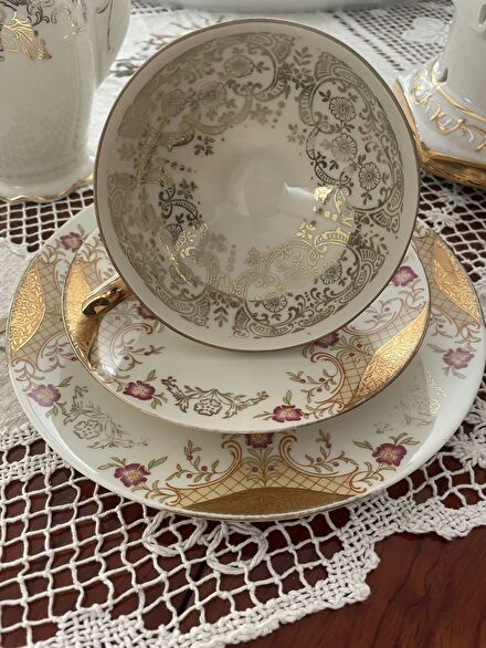 Bavaria çay fincanı ve pasta tabağı