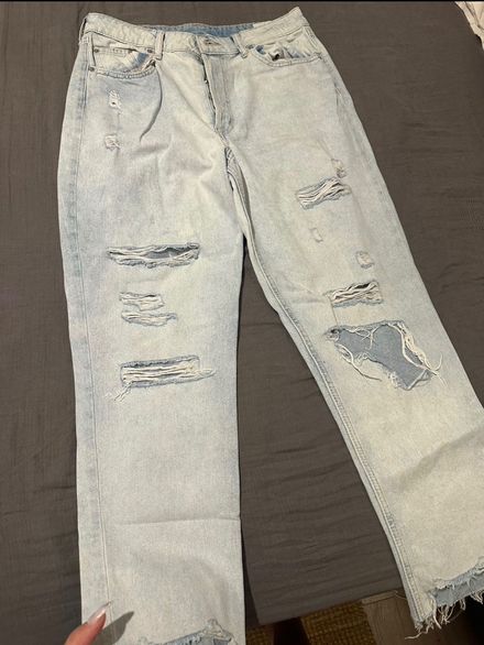 H&M Açık Mavi Yırtık Detaylı Jeans