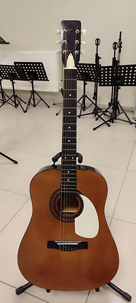 Akustik gitar