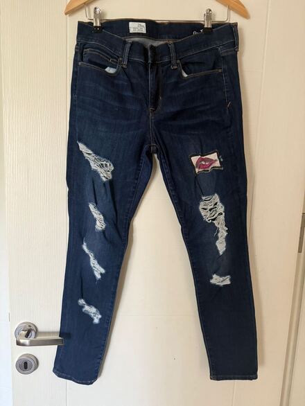 GAP jean yenidir