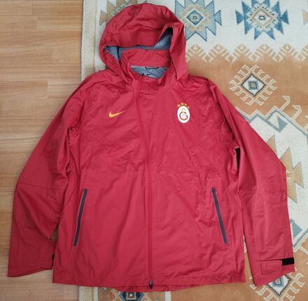 Nike orijinal Galatasaray yağmurluk
