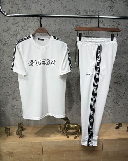 Guess İkili Takım Beyaz Eşofman ve T-Shi