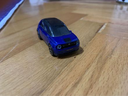 Matchbox lacivert araba