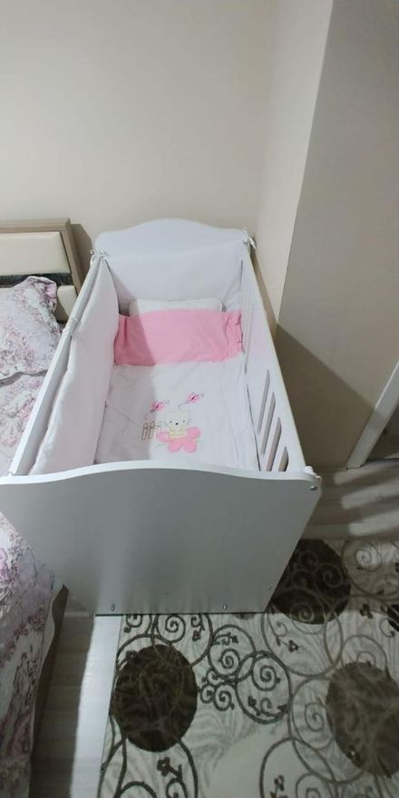 4 çekmeceli sallanabilir Bebek beşiği