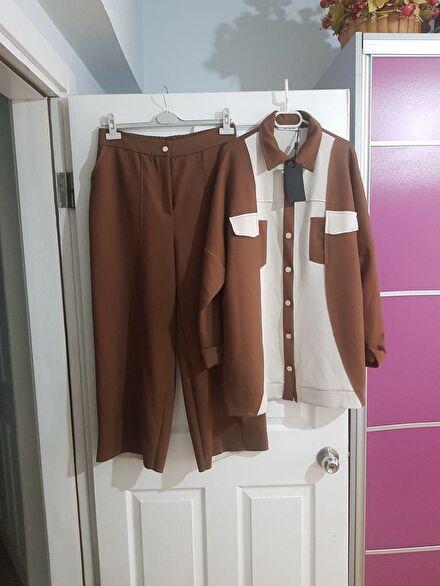 Kahverengi Beyaz Bloklu İkili Takım