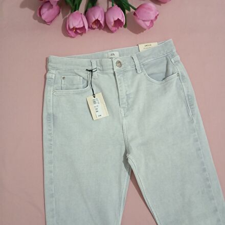 River Island Kot