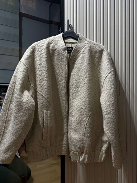 Zara Bej Dokulu Buklet Bomber Ceket