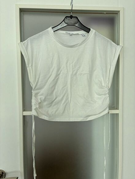 Beyaz Büzgülü T-Shirt