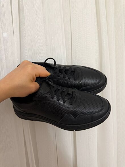 Siyah Bağcıklı Sneaker