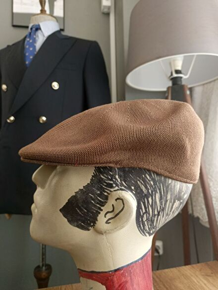 kangol tarzı şapka .