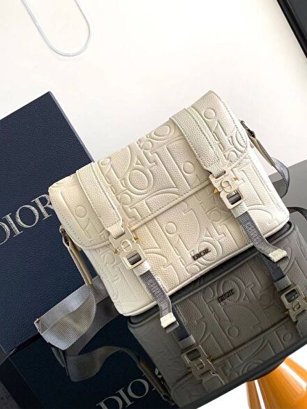 Dior Haki Deri Askılı Çanta ithal ürün
