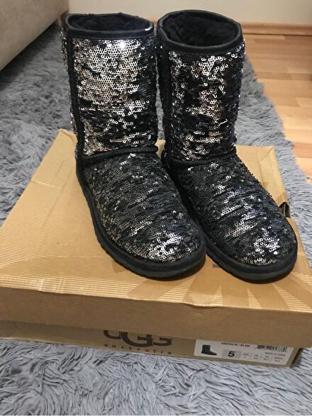 Orijinal pullu ugg
