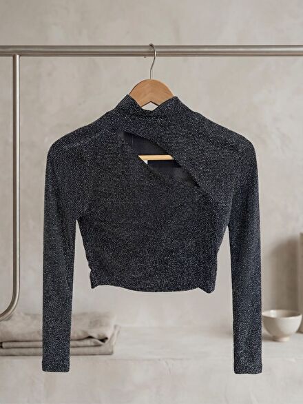 Sıfır Etiketli Göğüs Dekolteli Crop Top