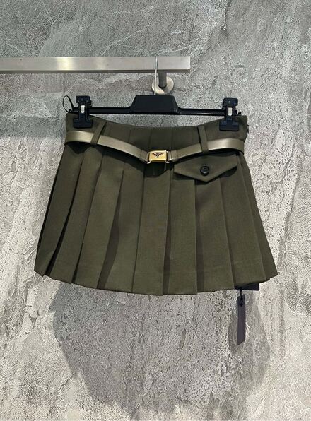 Prada etek