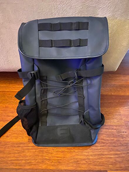 Rains 1315 mountaineer waterproof canta