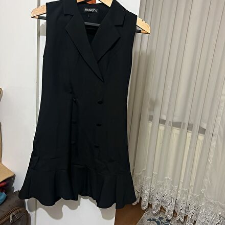 Siyah Blazer Elbise Volanlı Etek Detaylı
