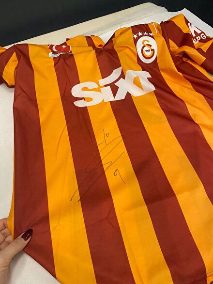 Gs imzalı forma
